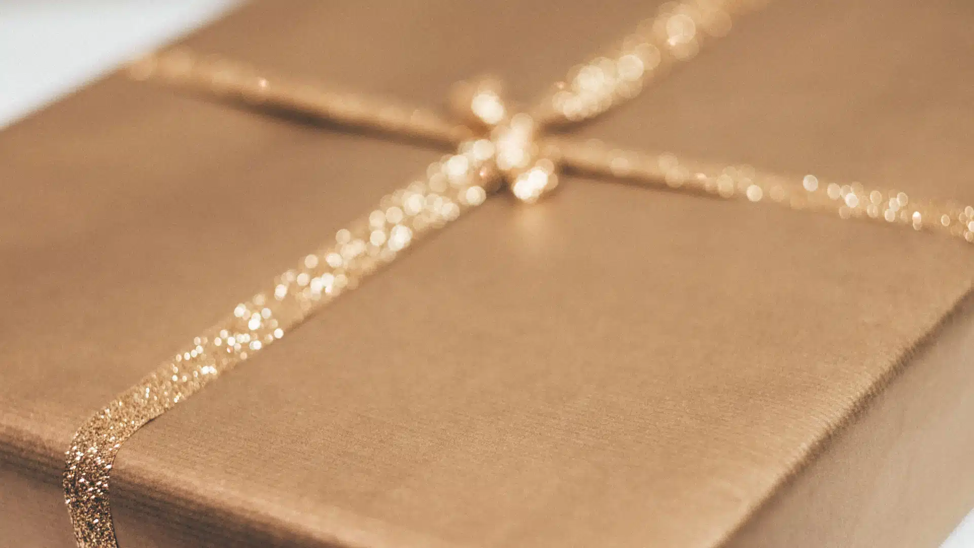 Comment choisir le coffret de vin parfait pour Noël
